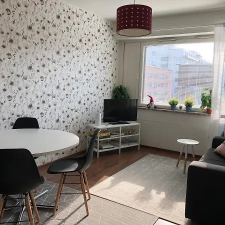 Feels Like Arctic Apartment *