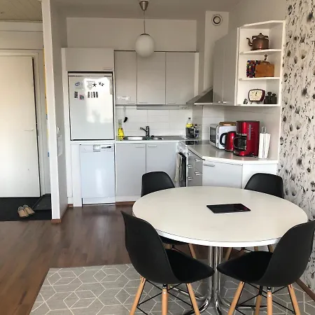 Feels Like Arctic Apartment *