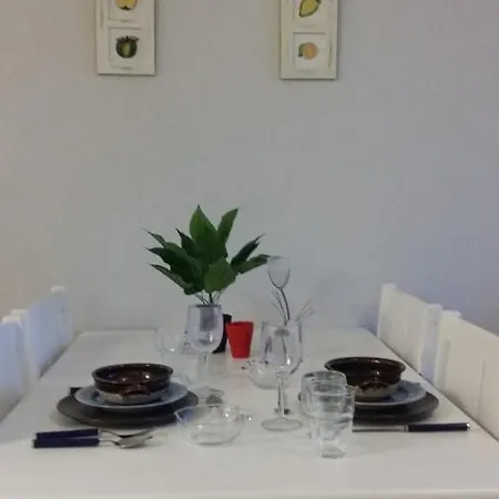 Apartment Luxurious Citycenter With Terrace View To The Mountain, Lake And Bridge. .