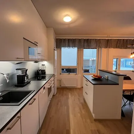 - King Size Bed - Gym&wifi - Indoor Parking *