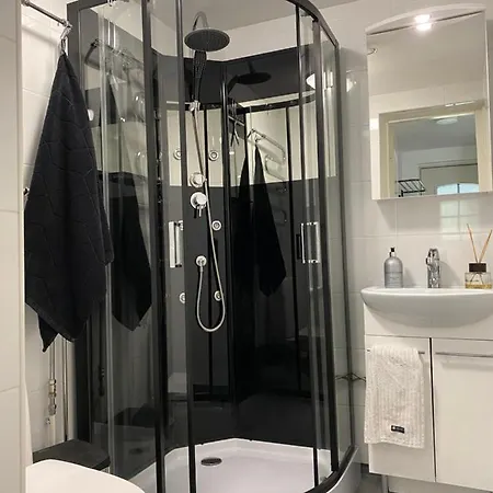 Modern Apt - King-size Bed - Wifi -self Check In Rovaniemi