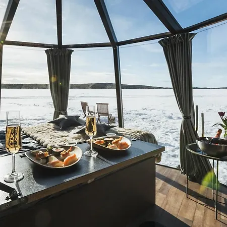 Northern Lights Glass Igloo Getaway For Couples Apartment