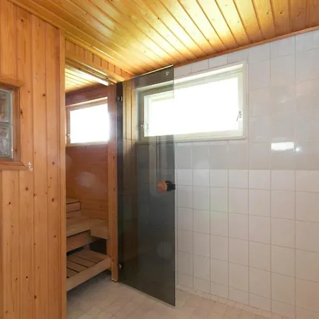Apartment Authentic Wooden House By The River With An Igloo