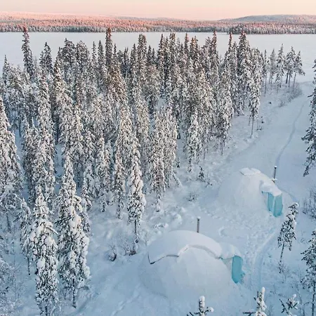 Luxury tent Aurora Igloo Fireplace-heated Tents In A Secret Forest With Private Jacuzzi And Shared Sauna Bathroom And Dog Friendly Rovaniemi