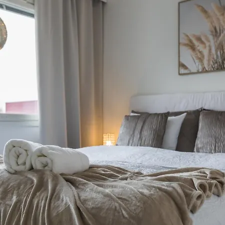 Apartment Penthouse With Sauna - King Size Bed - Free Wifi! *