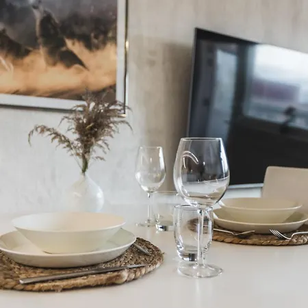 Huoneisto Penthouse With Sauna - King Size Bed - Free Wifi! *
