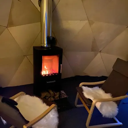 Aurora Igloo Fireplace-heated Tents In A Secret Forest With Private Jacuzzi And Shared Sauna Bathroom And Dog Friendly *