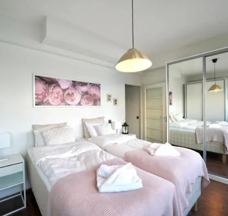 Cozy And Bright 2-bedroom Washer And Dryer, King Size Bed Apartment Rovaniemi