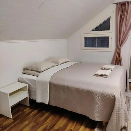 Arctic Circle Private 2nd Floor And Balcony Apartment