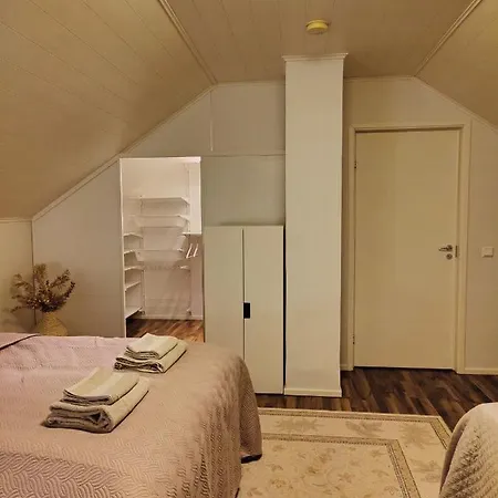 Arctic Circle Private 2nd Floor And Balcony Apartment *
