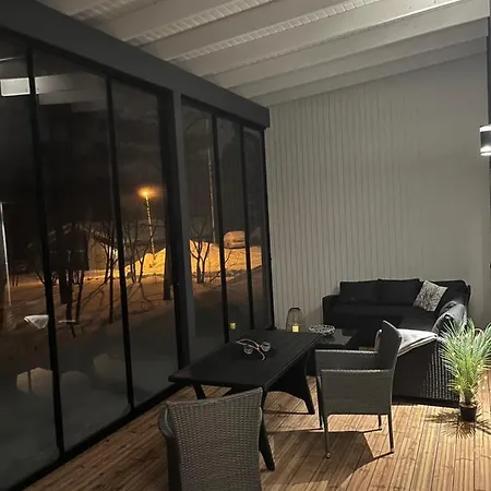 Helmetaer Apartment *