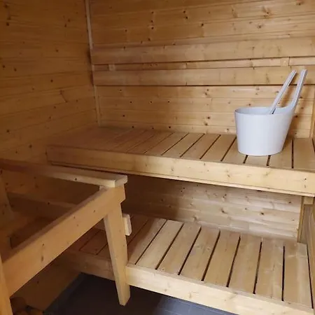 Floor Flat W. Sauna/balcony/free Parking Huoneisto