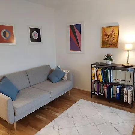 Huoneisto Floor Flat W. Sauna/balcony/free Parking *