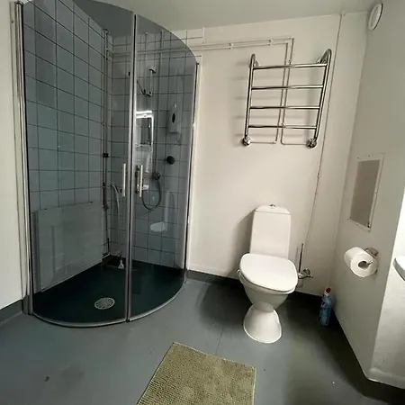 Apt 37 Apartment *