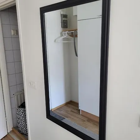 - Easy Check-in, Free Parking & Wifi Apartment