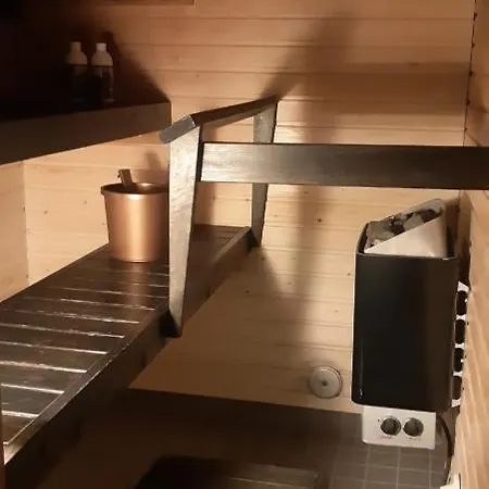 Cozy With Sauna And Free Parking Apartment