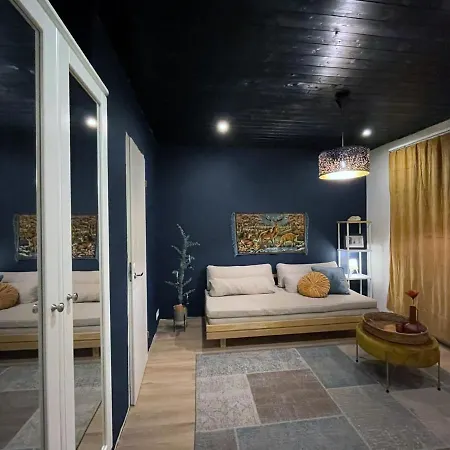Arctic Art House Apartment *