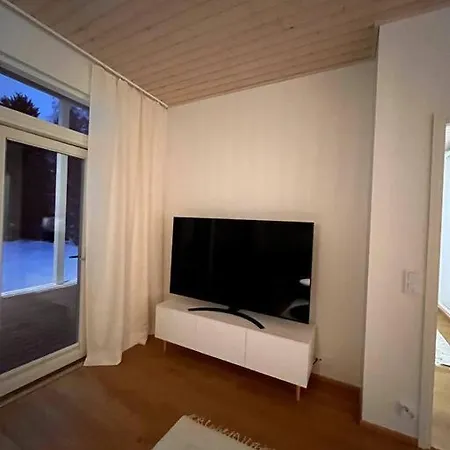 Cozy House Nearby The Services Apartment