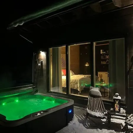 Apartment Log House With Sauna&jacuzzi!