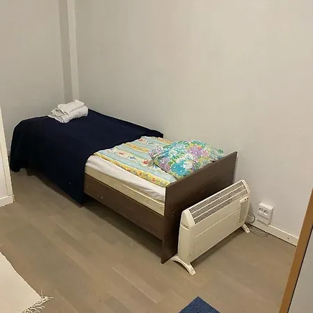 Joy - Cosy 950m From The Train Station Apartment