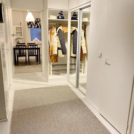 Spacious In Heart Of Apartment *