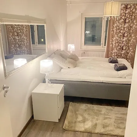 Apartment Spacious In Heart Of *