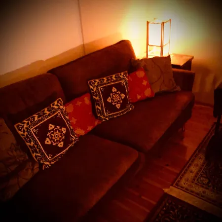 Homestay Meditation With Light Bfast - Private Toilet, No Shower