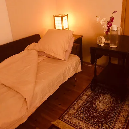 Homestay Meditation With Light Bfast - Private Toilet, No Shower *