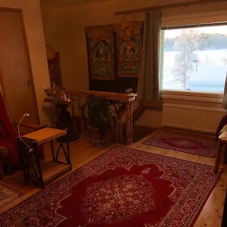 Meditation With Light Bfast - Private Toilet, No Shower Homestay Rovaniemi