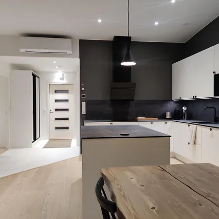 Willamo Three Bedroom Vi Apartment