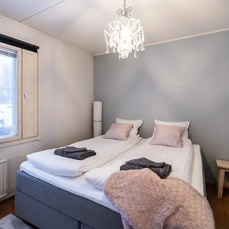 Arctic River House Villa