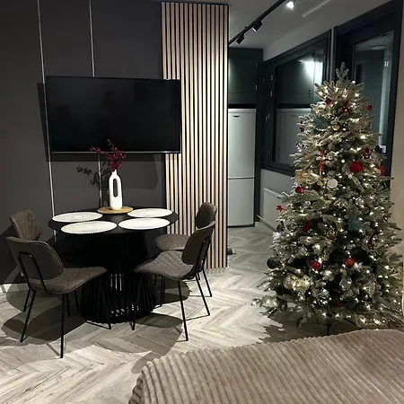 Modern @ Center Apartment *