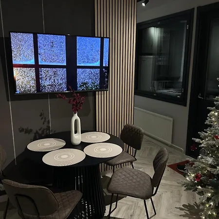 Modern @ Center Apartment