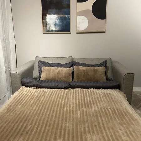 Modern @ Center Apartment *