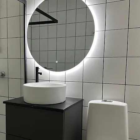 Modern @ Center Apartment