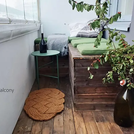 Apartment A Riverside Surrounded By Parks