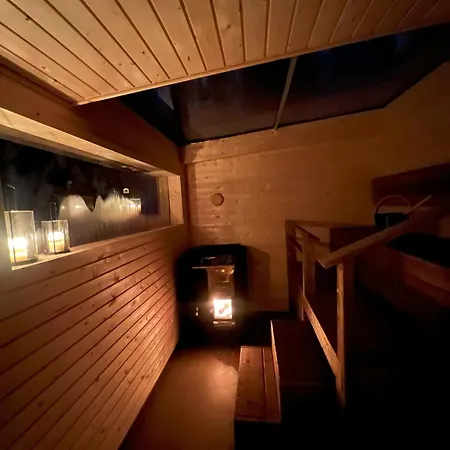 Skyfire Village Igloos - Includes Transportation, Meals&accommodation Village de vacances