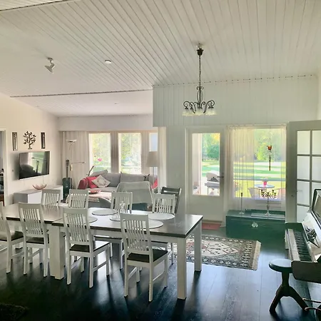 Riverside For Families - Beautiful House Near Santa Claus Village Apartment *