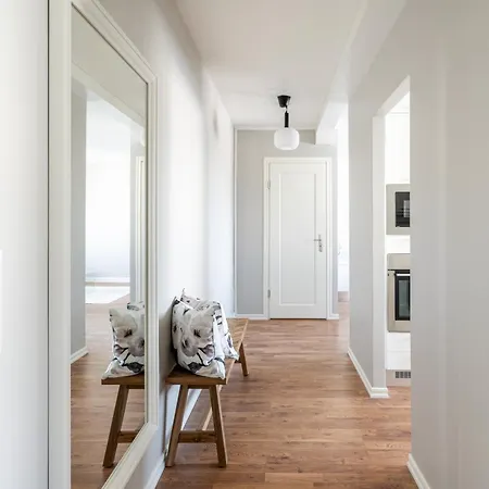 Snowberry Apartment *