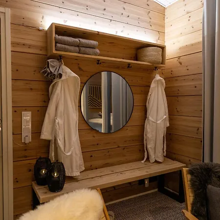 Log House With Sauna&jacuzzi! Rovaniemi