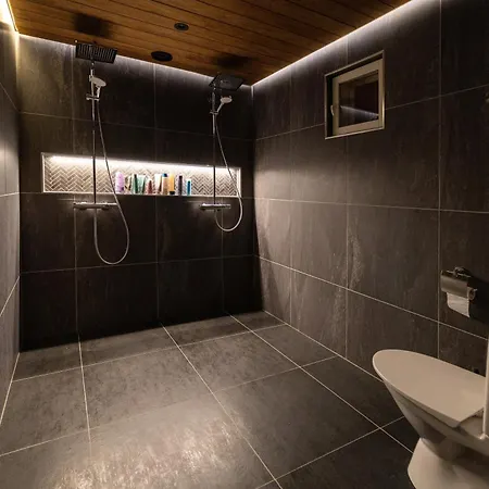 Log House With Sauna&jacuzzi! Apartment *