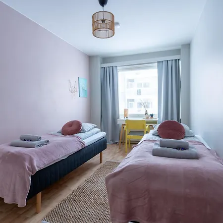 Charming Vintage In Center Apartment