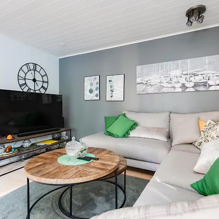 Loma-asunnot Cozy Five Bedroom House