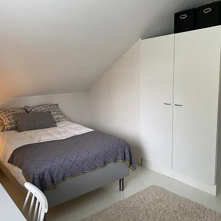Cozy And Calm House W 3 Bedroom And Bus Connection To Santa Claus