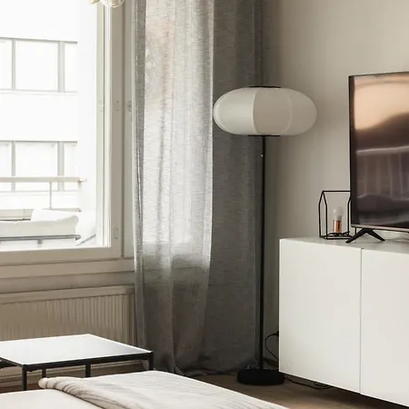 Modern City Centre Apartment *
