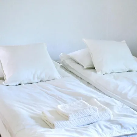 Palkinen I - Idyllic In Peaceful Area, Wifi & Free Parking * Rovaniemi