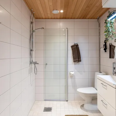 Frost Lodge, Prime Location & Free Parking * Rovaniemi