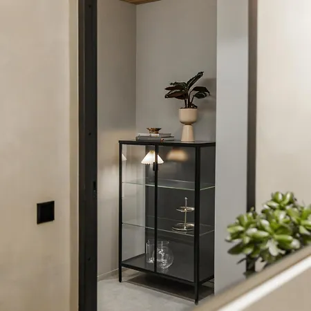 Elegant Escape In Prime Location *