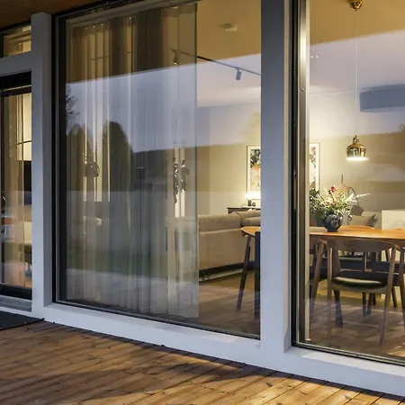 Elegant Escape In Prime Location Villa *