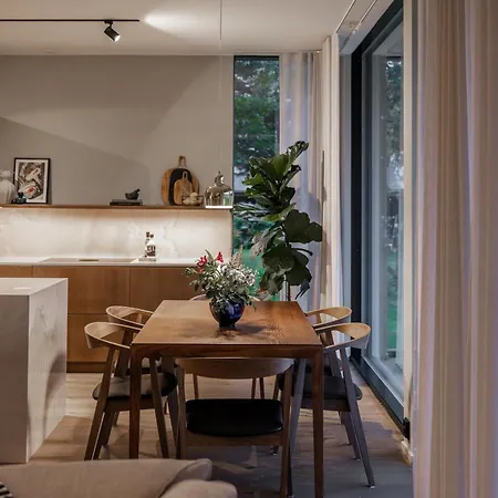 Elegant Escape In Prime Location *